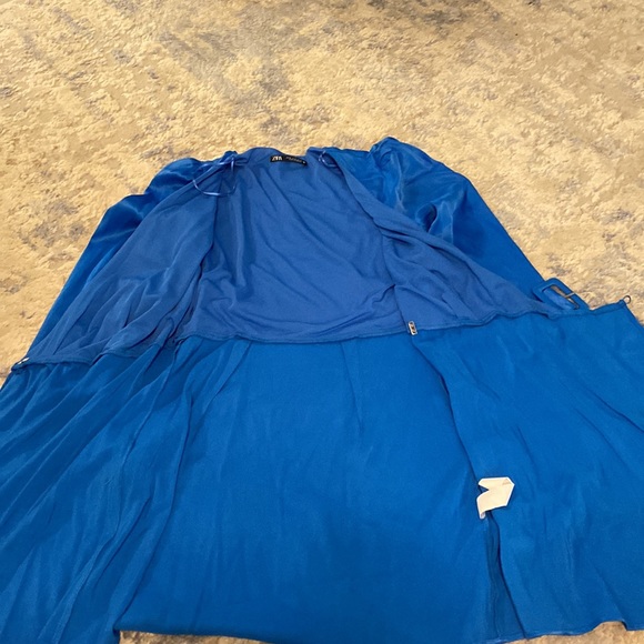Blue Zara wrap front dress with belt. Size medium - Picture 4 of 5